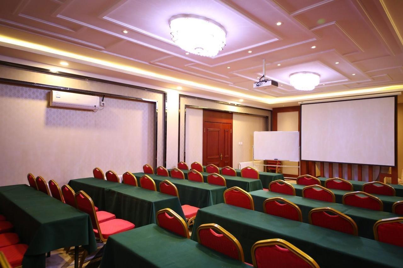 Chonpines Hotel Csangcsun Kültér fotó