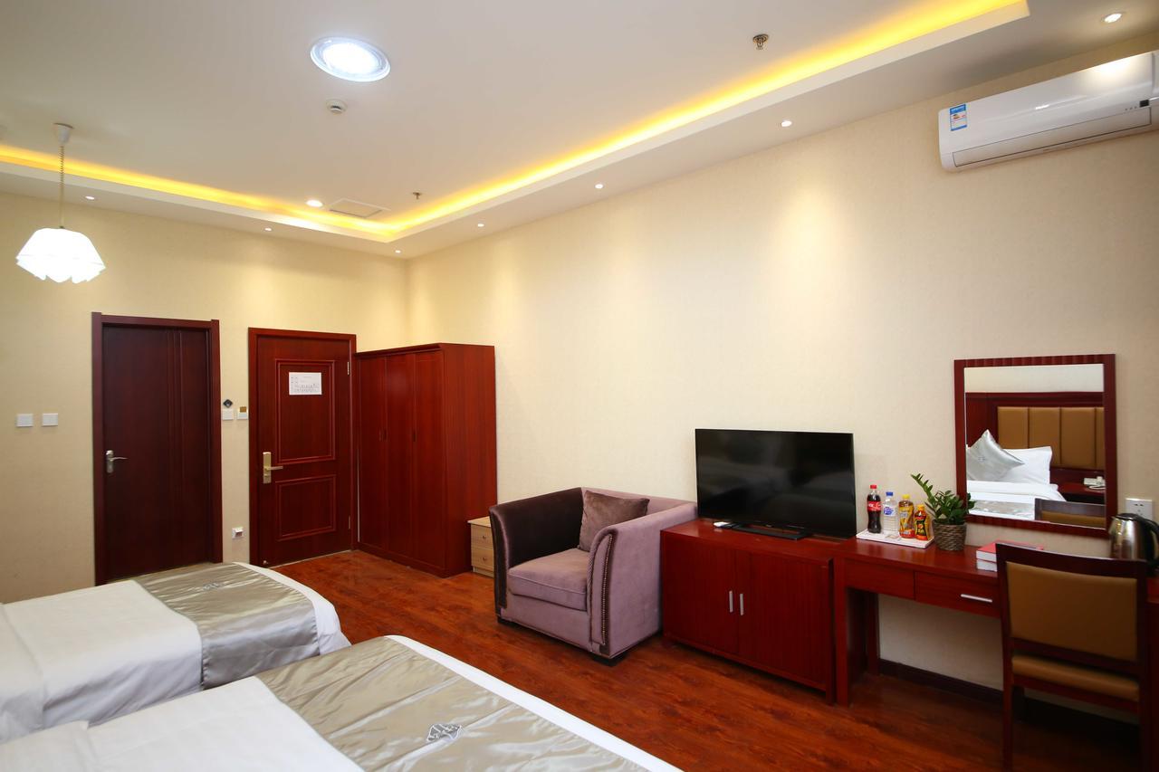 Chonpines Hotel Csangcsun Kültér fotó
