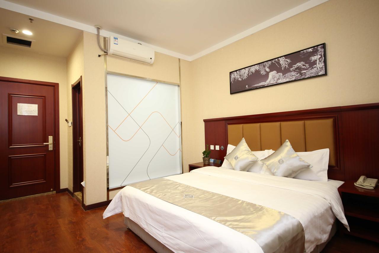 Chonpines Hotel Csangcsun Kültér fotó