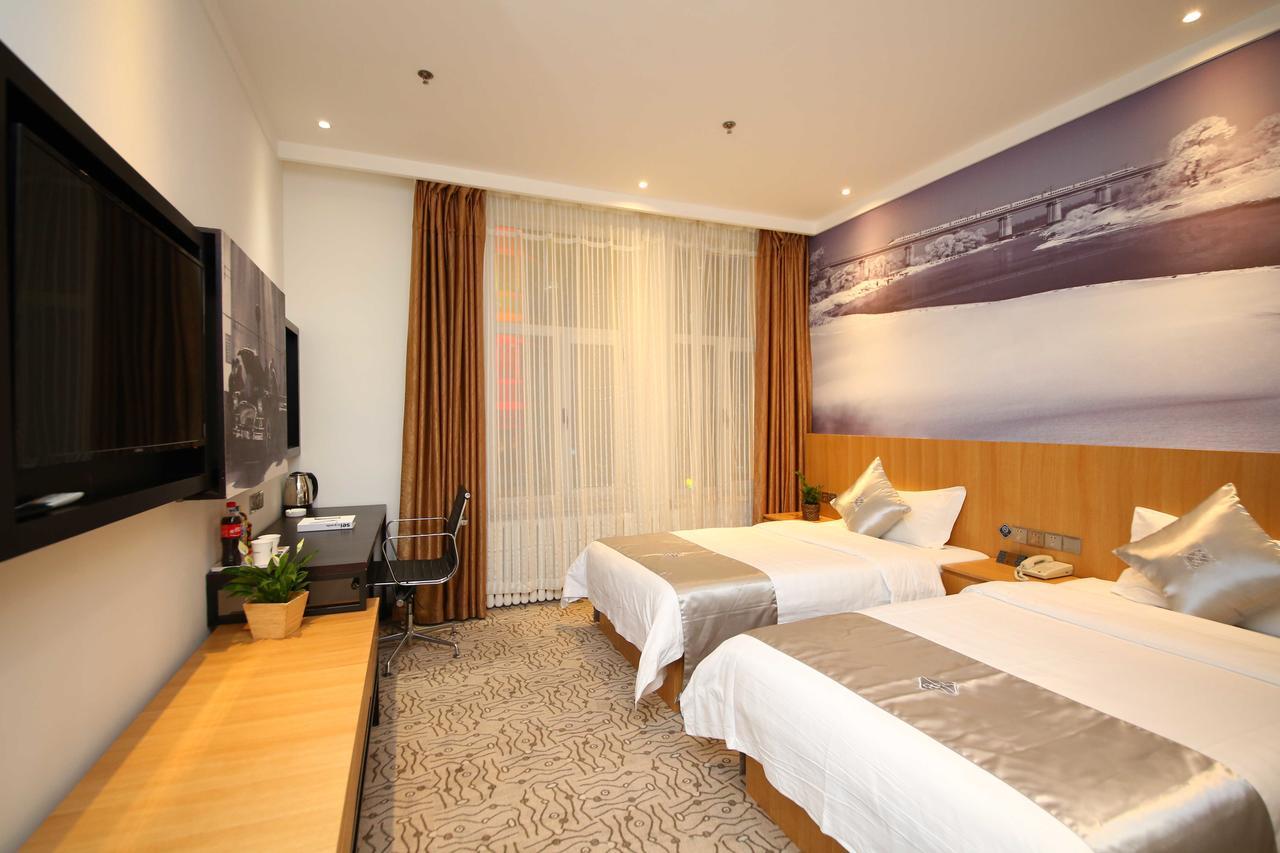 Chonpines Hotel Csangcsun Kültér fotó